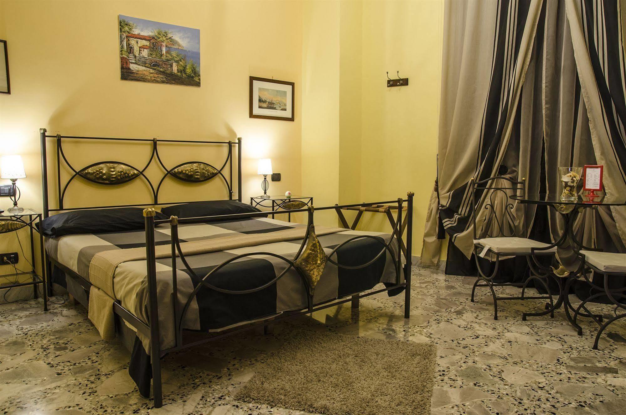 Sant'eligio Hostel Napels